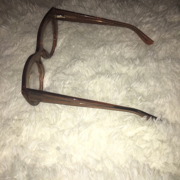 Glass( no prescription) - Picture 5 of 5